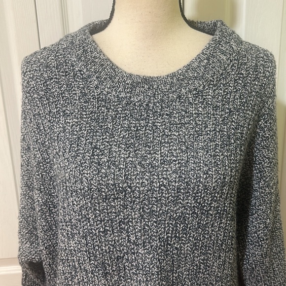 Lint Xin oversized sweater - Picture 3 of 8